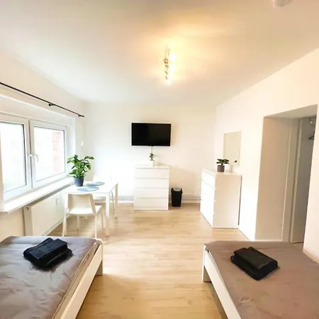 Have-a-nice-stay - - Monteursunterkunft - Einzelbetten - Gute Anbindung - Bettwaesche Apartman