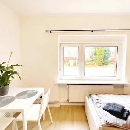Have-a-nice-stay - - Monteursunterkunft - Einzelbetten - Gute Anbindung - Bettwaesche Apartman Schwarzenbek