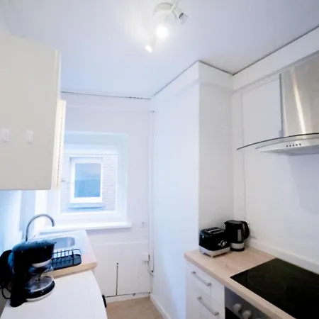 Have-a-nice-stay - - Monteursunterkunft - Einzelbetten - Gute Anbindung - Bettwaesche Apartman *
